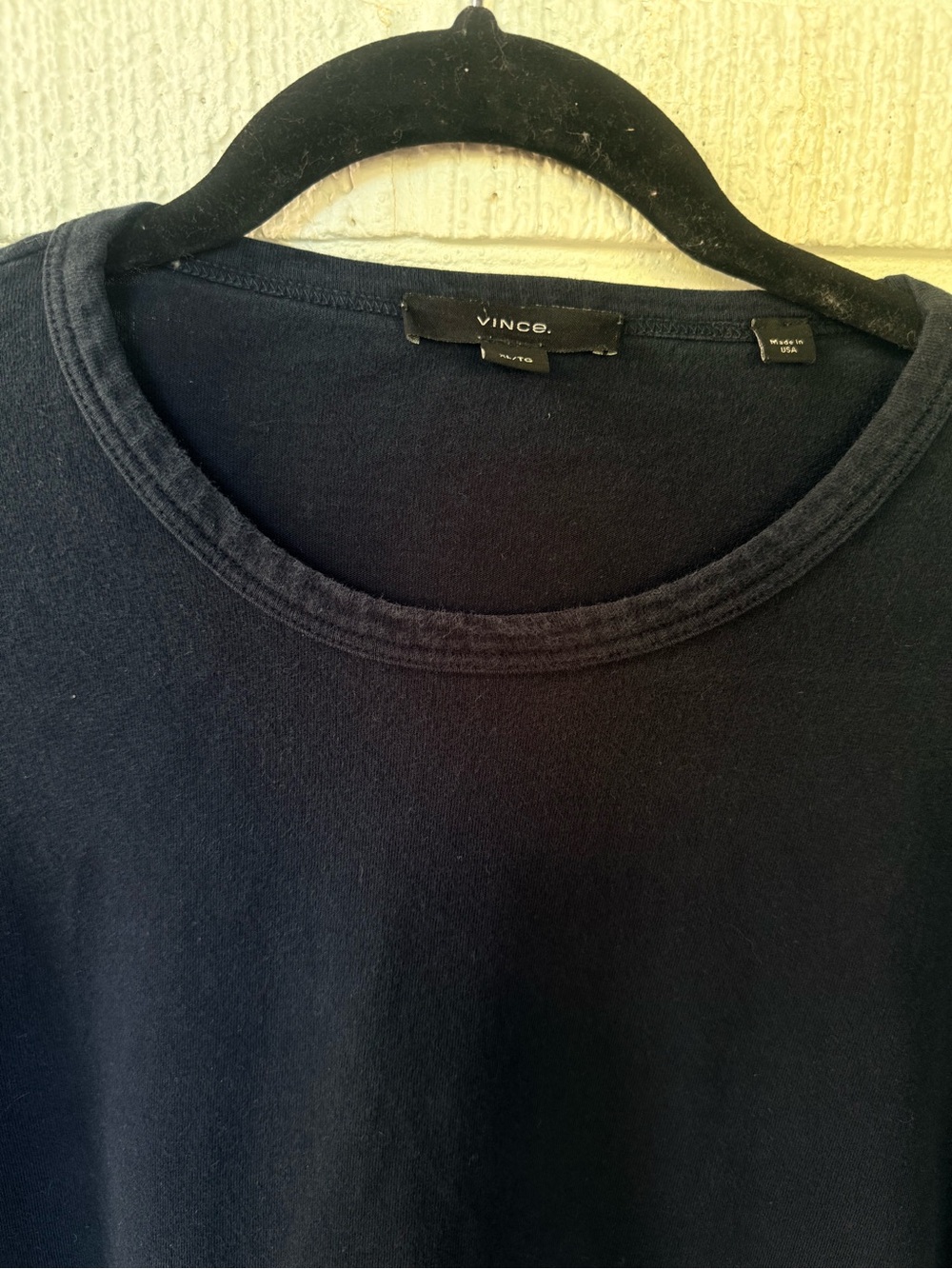 Vince Men’s Short Sleeve Crewneck T-Shirt in Black